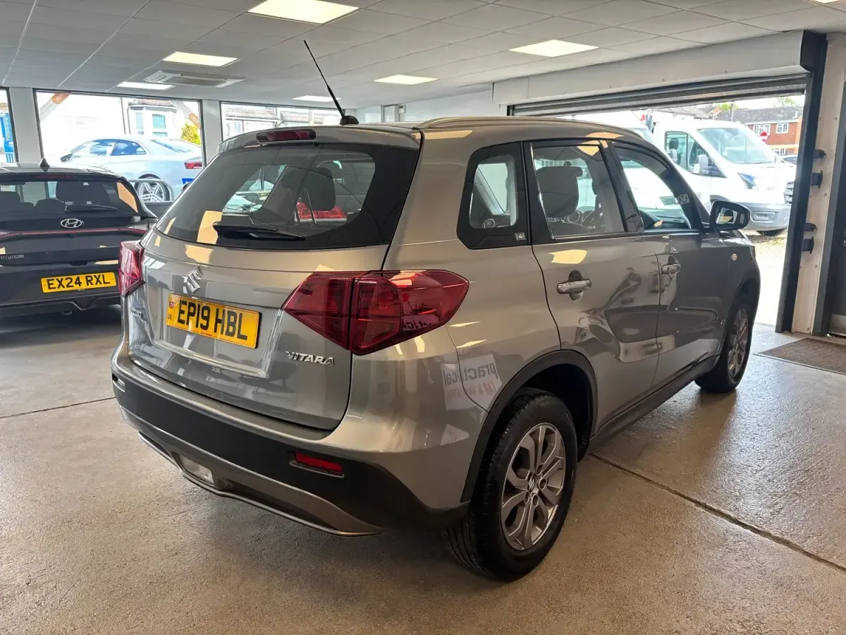 Second-hand Suzuki Vitara SZ4 111 CP (81 kW) 2019 Gri SUV