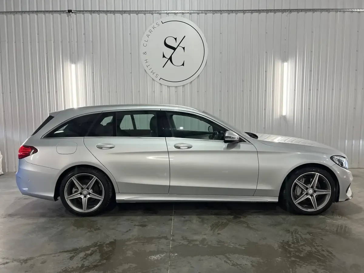 Usado Mercedes C200 AMG line 2017 Plateado Familiar