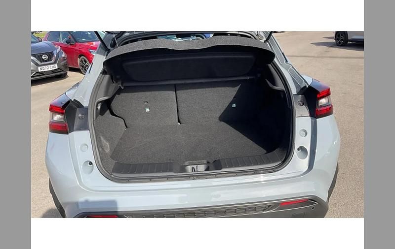 Used Nissan Juke N-Connecta 114 HP (83 kW) 2024 Grey SUV