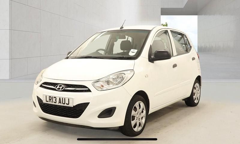 Used Hyundai i10 Classic 2013 White Hatchback