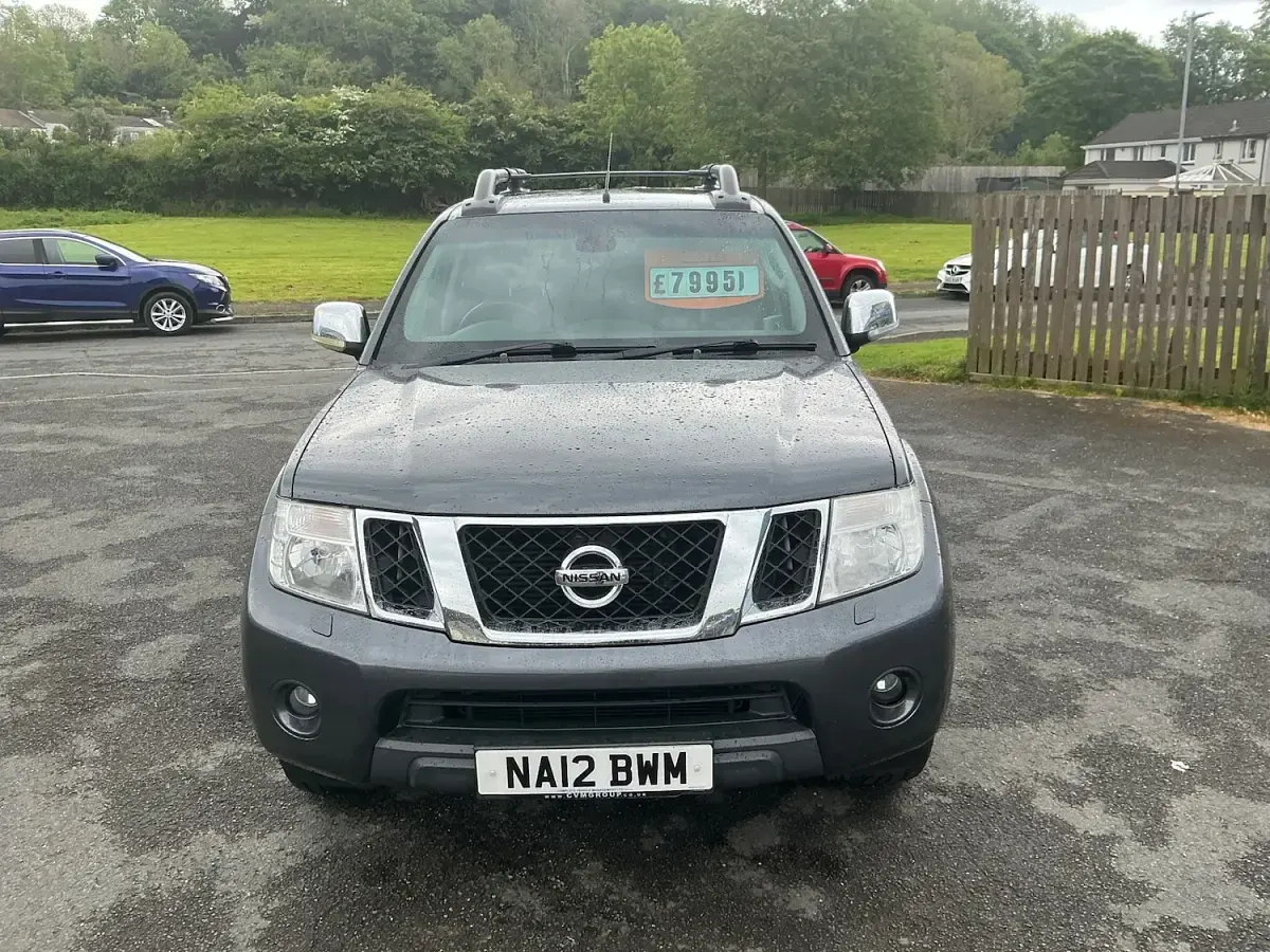 Used Nissan Navara Tekna 2012 Grey Pickup