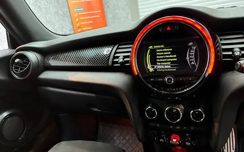 Used Mini John Cooper Works Hatch 231 HP (169 kW) 2015 Red Hatchback