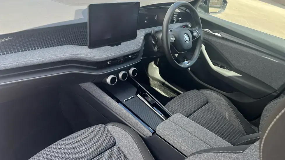 Used Skoda Superb SE Technology 204 HP (150 kW) 2024 Graphite grey