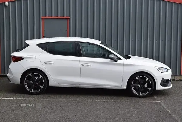 Used Cupra Leon 150 HP (110 kW) 2024 White Hatchback