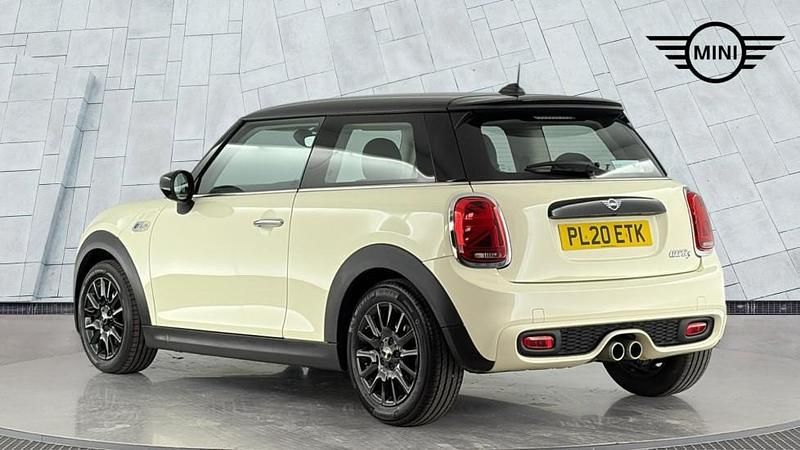 Usado Mini Cooper S Classic 189 HP (139 kW) 2020 Branco Citadino