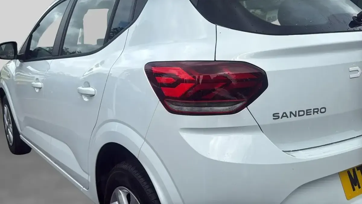 Used Dacia Sandero Expression 89 HP (65 kW) 2024 White