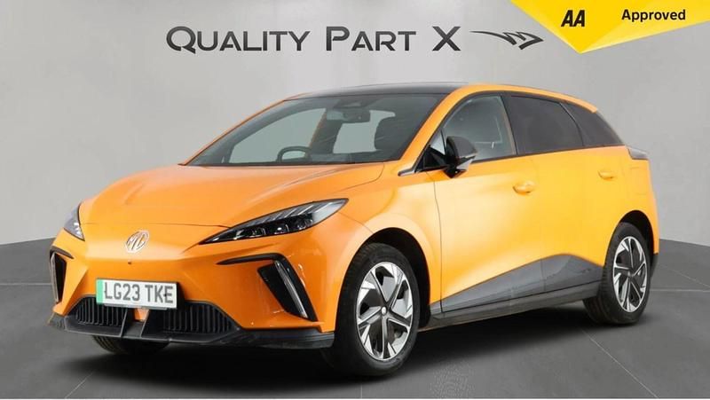 Used MG MG4 EV Trophy 150 kW (204 HP) 2023 Orange Hatchback