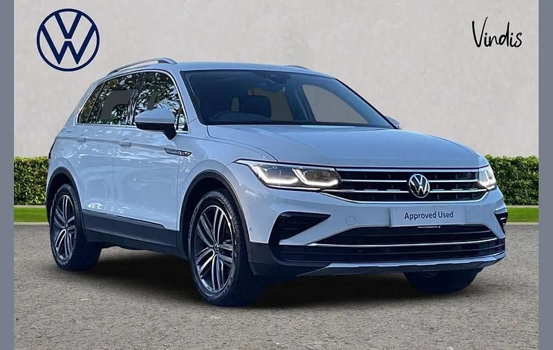 White Used 2023 VW Tiguan Elegance SUV | £26,605 (Fair price) - Image 1/2