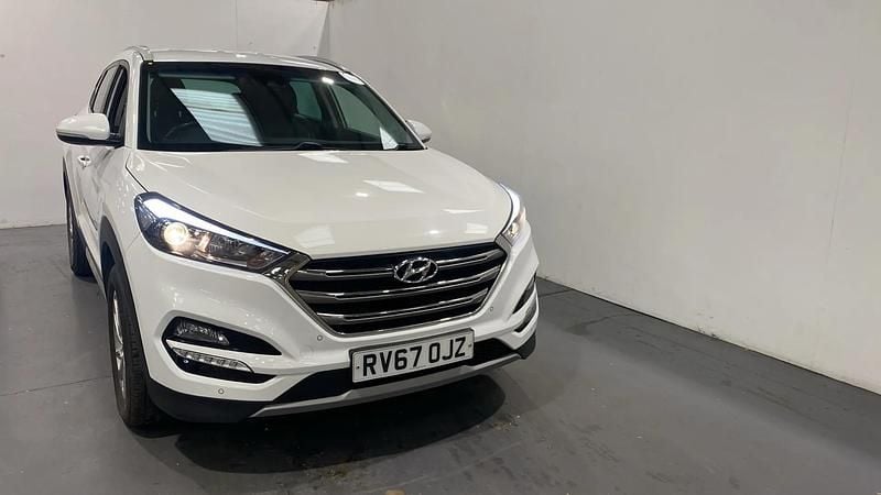 Used Hyundai Tucson Premium 116 HP (85 kW) 2017 White SUV