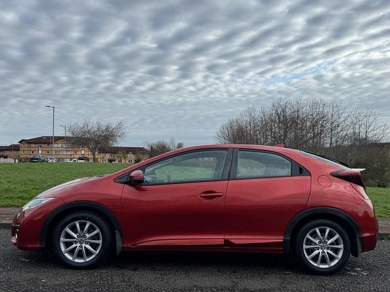 Begagnad Honda Civic SE Plus 120 HK (88 kW) 2016 Röd Halvkombi