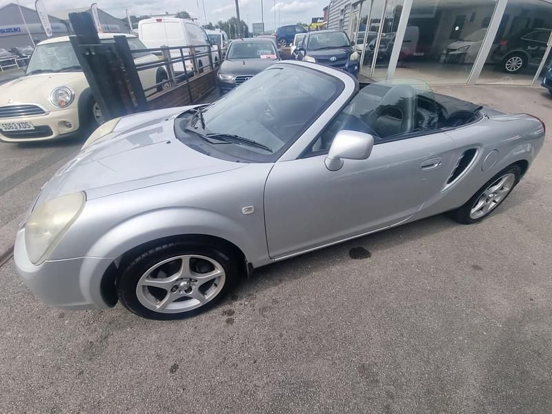 Used Toyota MR2 140 HP (102 kW) 2003 Silver Cabriolet