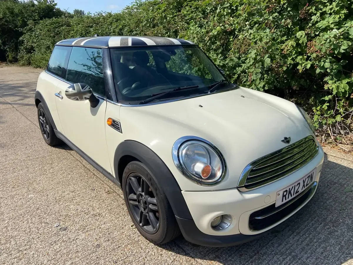 Used Mini Cooper D Hatch 2012 White Hatchback