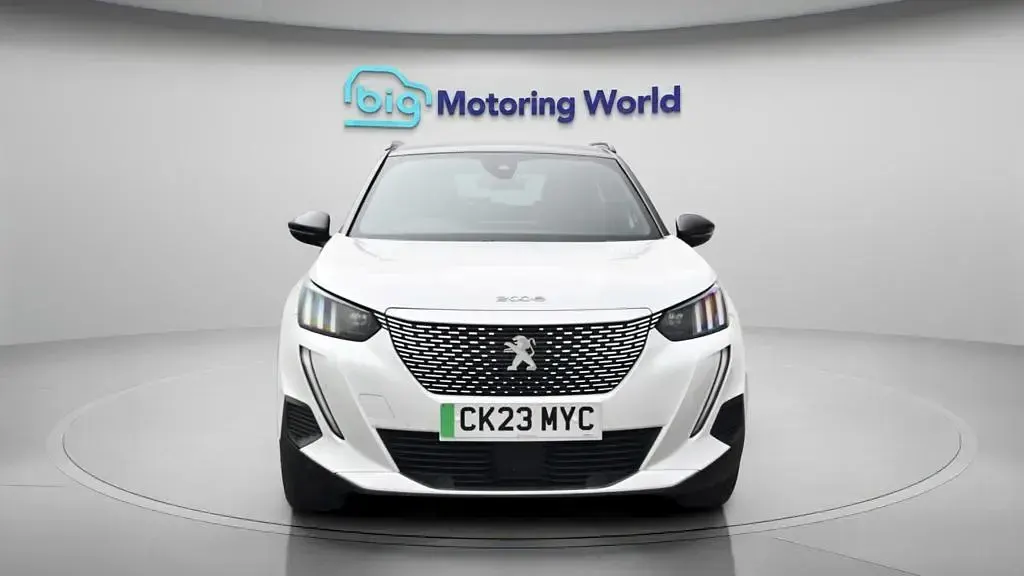 Used Peugeot e-2008 GT 100 kW (136 HP) 2023 White SUV