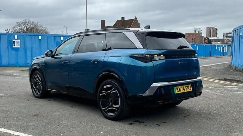 Used Peugeot 5008 GT 152 kW (207 HP) 2024 Blue SUV