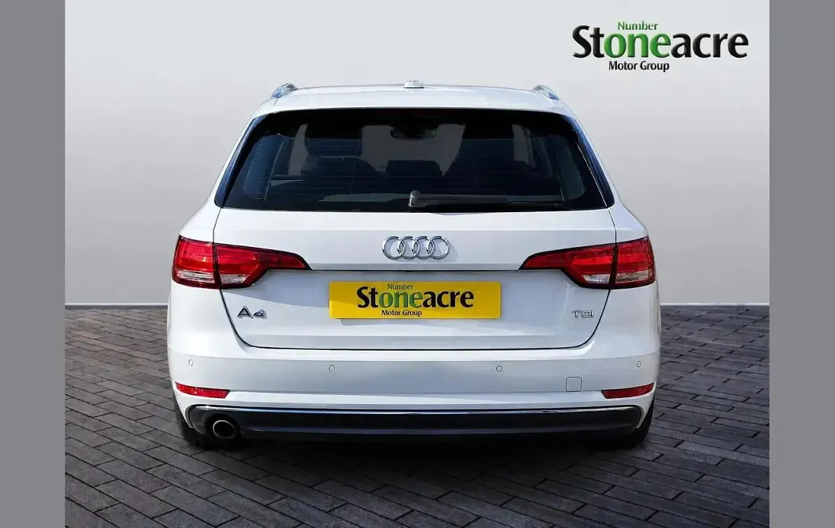Used Audi A4 147 HP (108 kW) 2016 White Estate