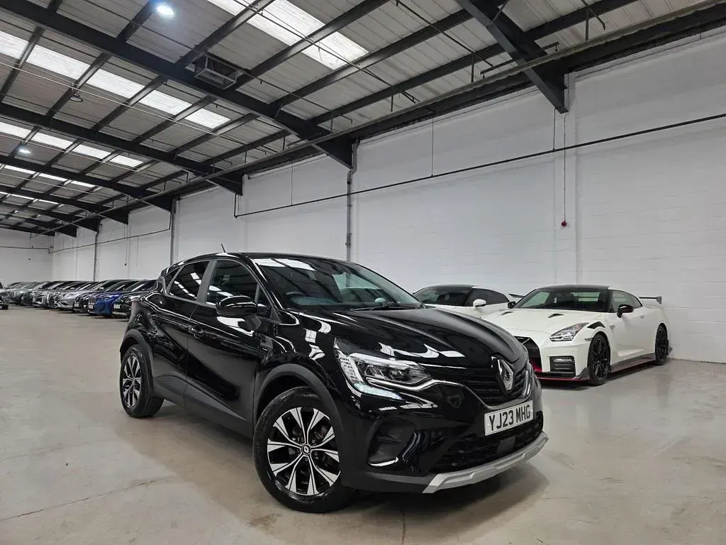 Used Renault Captur Evolution 143 HP (105 kW) 2023 Black SUV