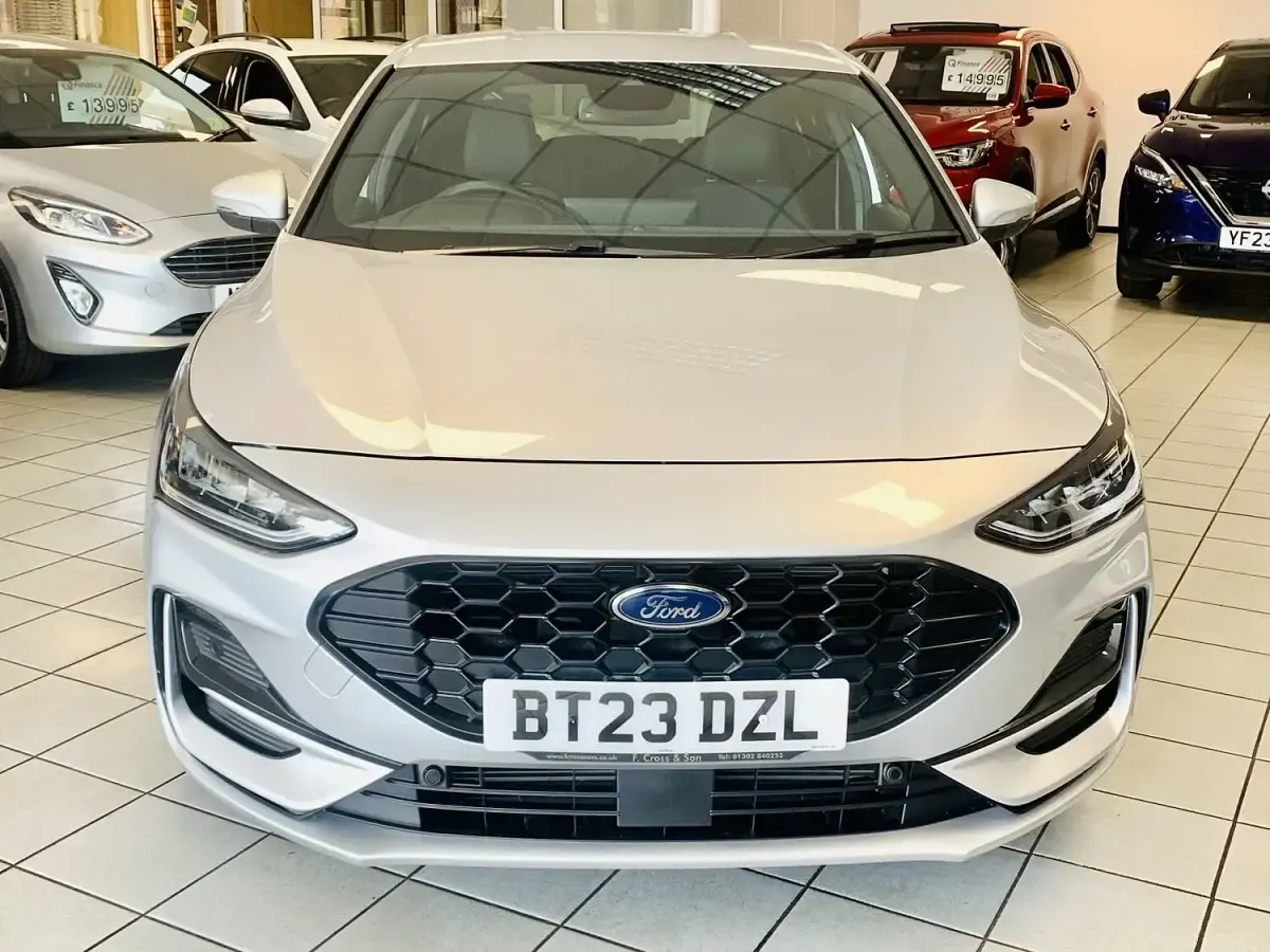 Used Ford Focus ST-Line X 125 HP (91 kW) 2023 Silver Hatchback