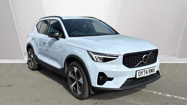 Used 2025 Volvo XC40 Plus SUV | £32,695 (Fair price) - Image 1/3