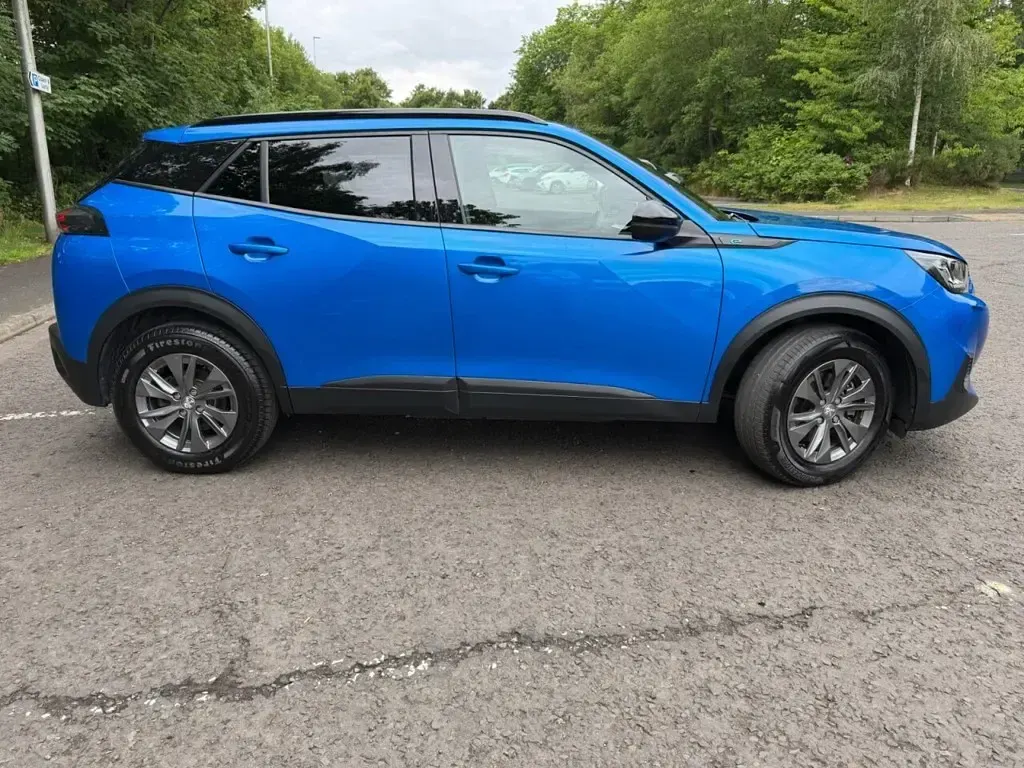 Used Peugeot e-2008 Active+ 100 kW (136 HP) 2023 Blue SUV
