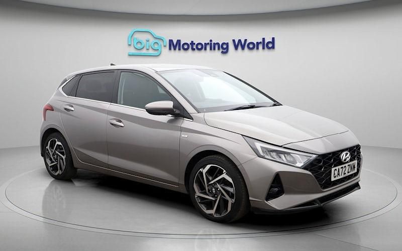 Used Hyundai i20 Premium 101 HP (74 kW) 2023 Bronze Hatchback