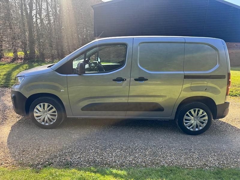 Used Peugeot Partner 100 HP (73 kW) 2021 Grey MPV
