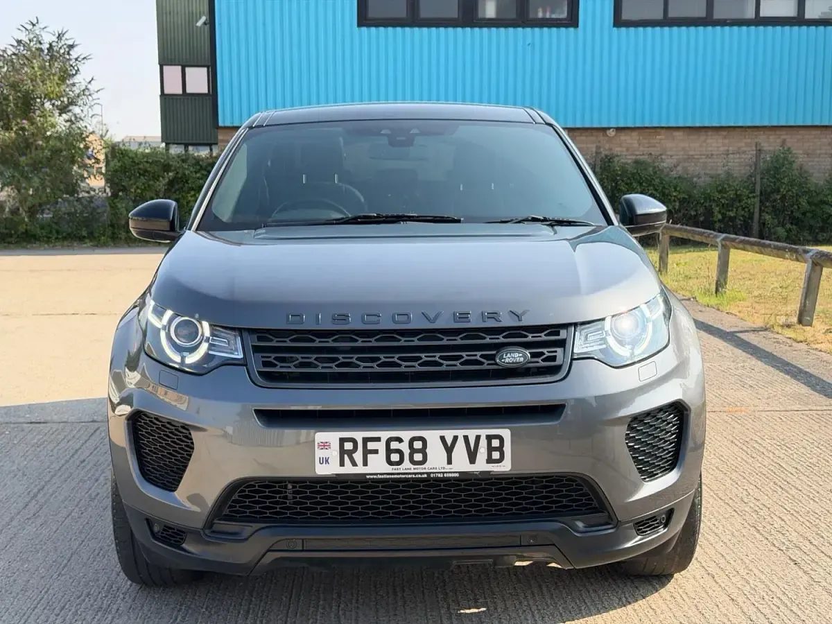 Used Land Rover Discovery 5 Landmark 2019 Grey SUV