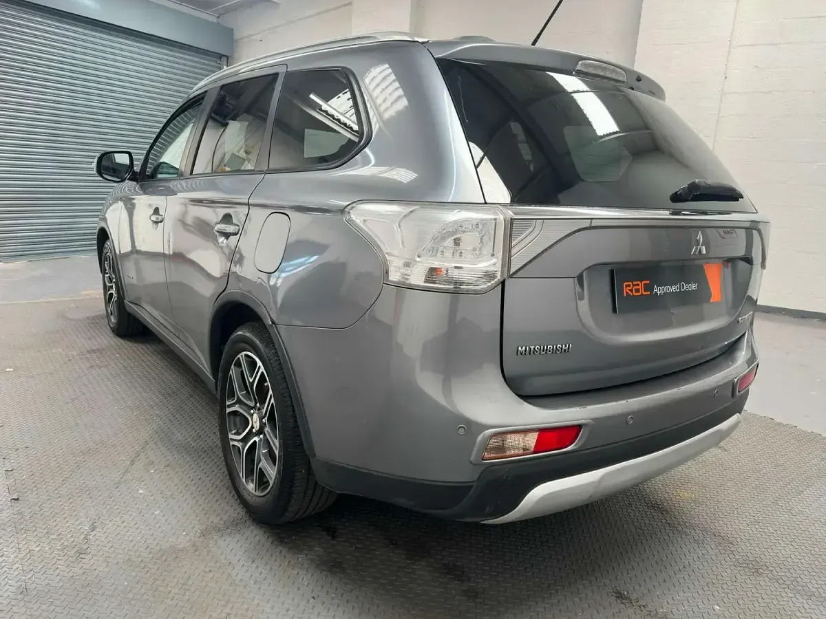 Used Mitsubishi Outlander 150 HP (110 kW) 2015 Grey SUV