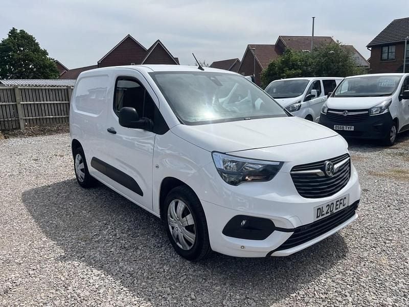 White Used 2020 Vauxhall Combo Sportive MPV | £9,450 (Good price) - Image 1/4