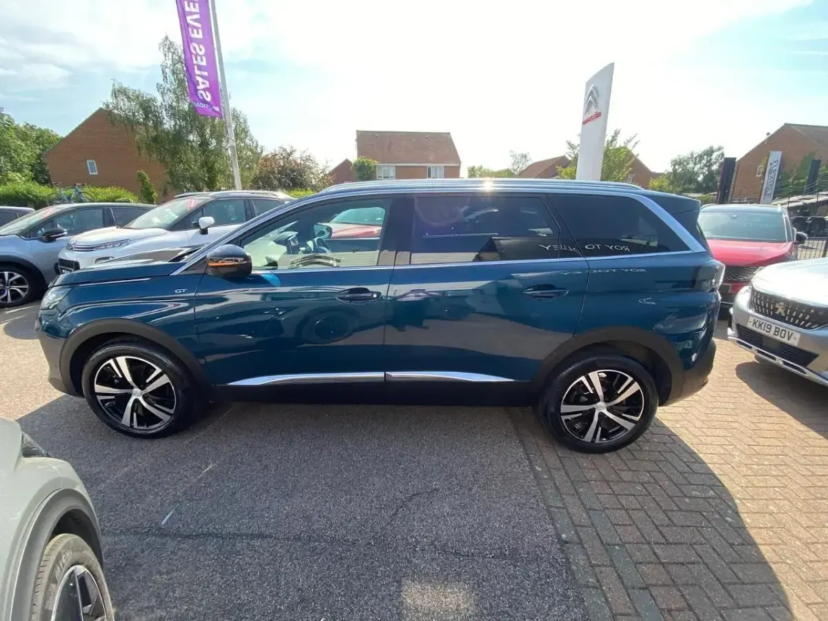 Used Peugeot 5008 GT 129 HP (94 kW) 2023 Blue SUV
