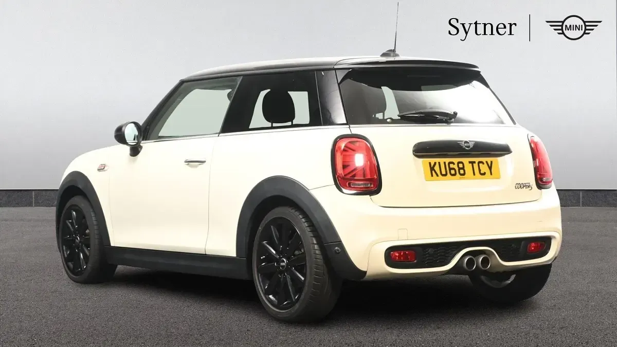 Used Mini Cooper S Hatch 189 HP (139 kW) 2018 White Hatchback