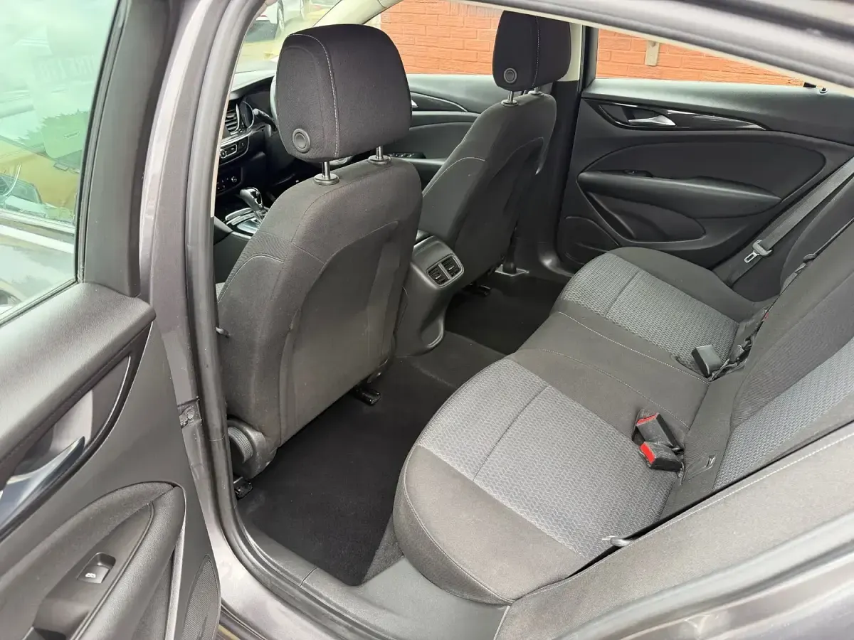 Used Vauxhall Insignia Edition 122 HP (89 kW) 2022 Grey Hatchback