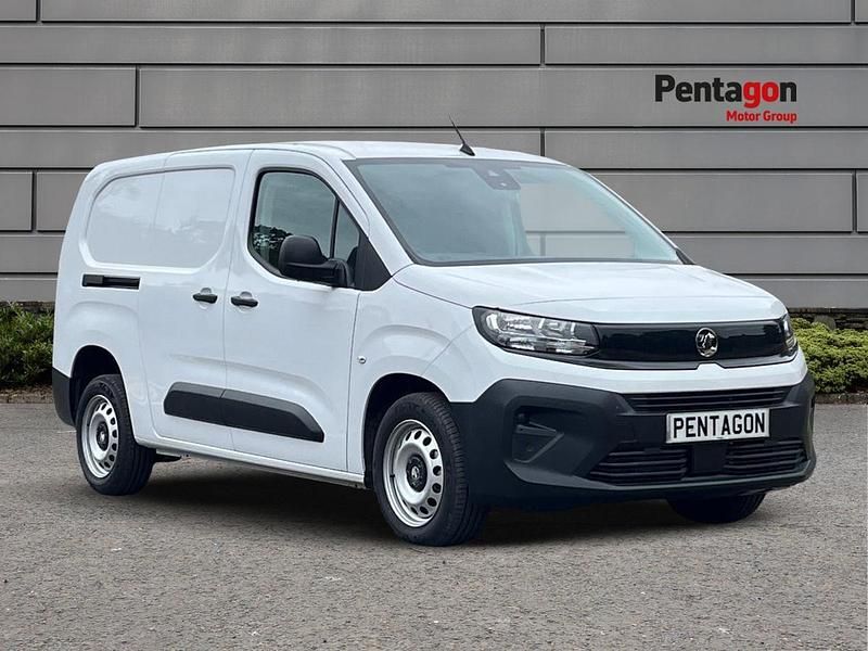 White New 2024 Vauxhall Combo S MPV | £15,195 (Good price) - Image 1/4