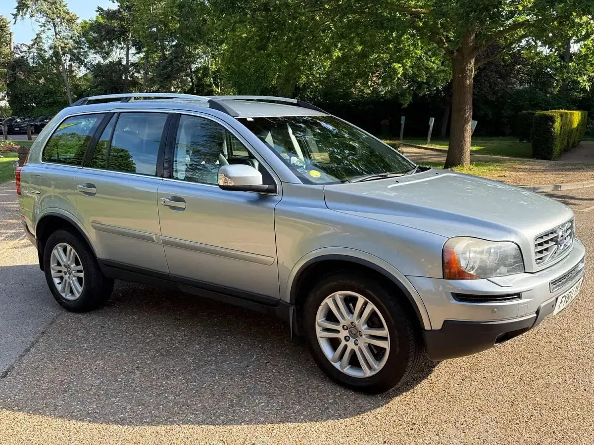 Used Volvo XC90 SE 200 HP (147 kW) 2011 Silver SUV