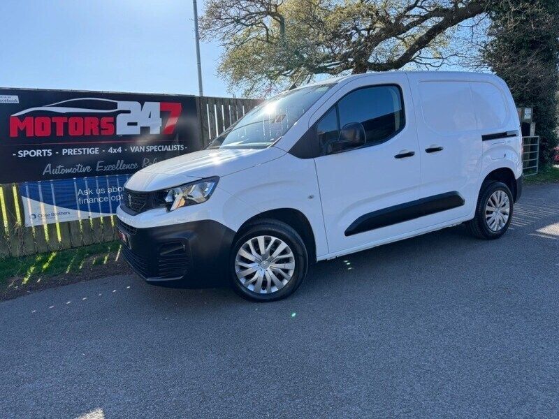 White Used 2020 Peugeot Partner MPV | £8,495 (Good price) - Image 1/3