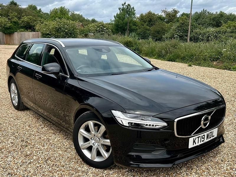 Used Volvo V90 Momentum 2019 Black Estate