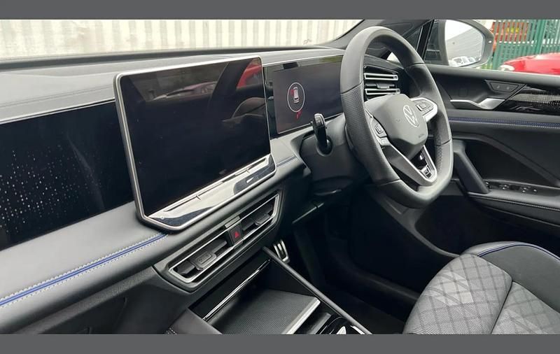 Used VW Tiguan R-line 147 HP (108 kW) 2025 Black SUV