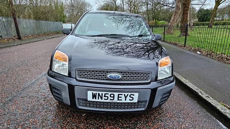 Used Ford Fusion Style 79 HP (58 kW) 2009 Black Hatchback