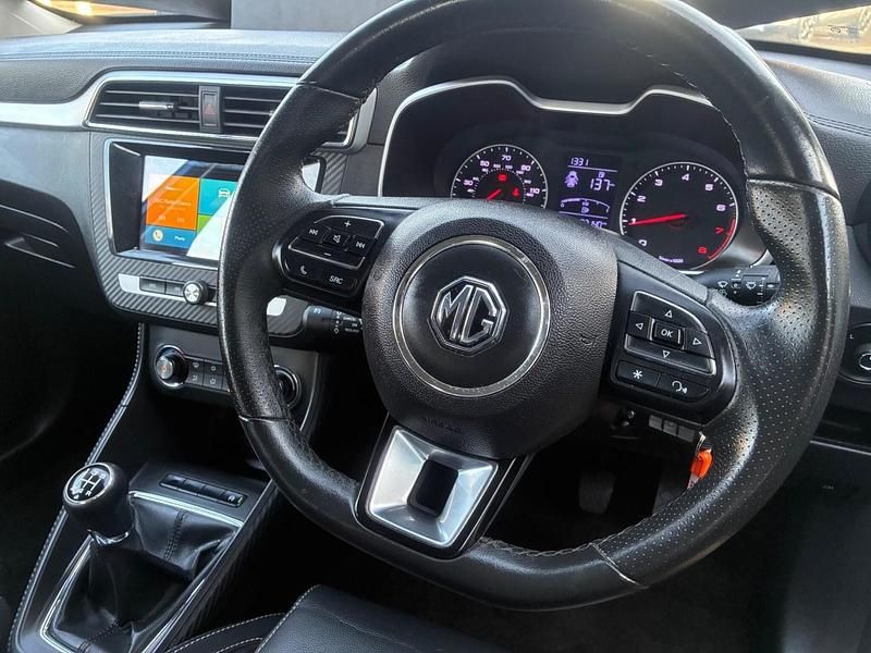 Used MG ZS Exclusive 2018 Blue Hatchback