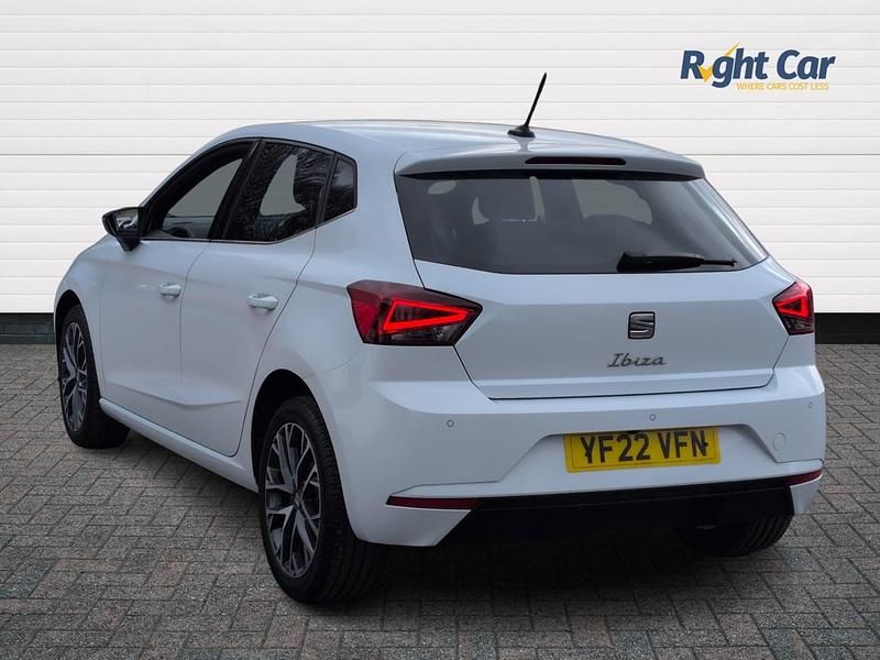 Used Seat Ibiza XCELLENCE Lux 110 HP (80 kW) 2022 White Hatchback