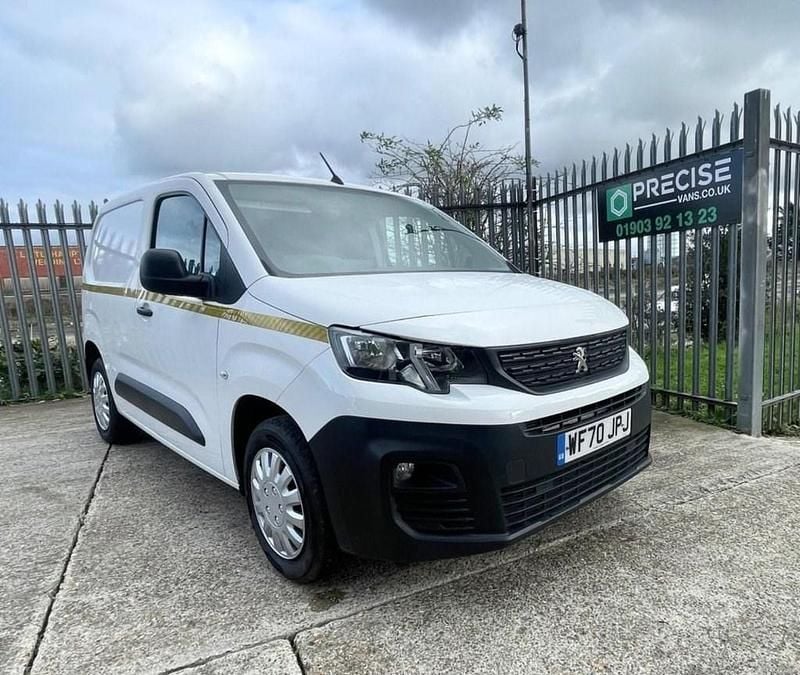 Used Peugeot Partner 108 HP (79 kW) 2020 White MPV
