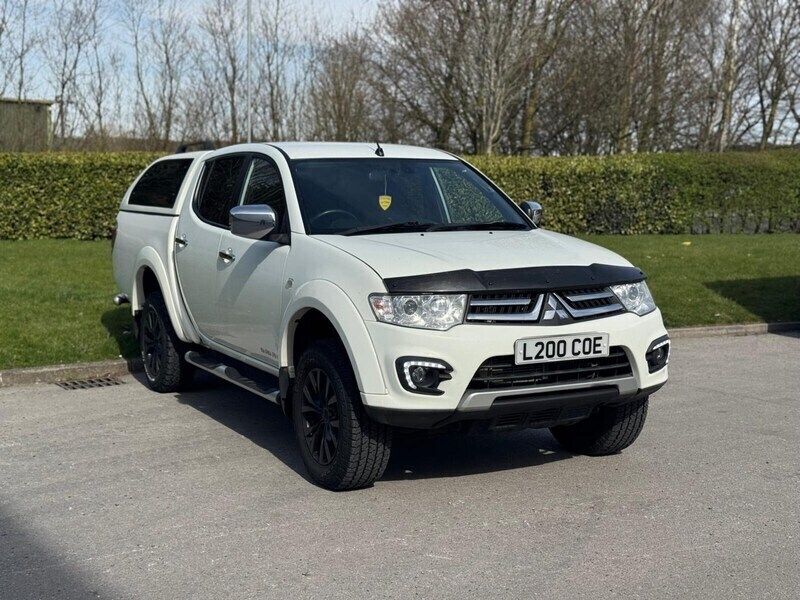 White Used 2014 Mitsubishi L200 Pickup | £9,500 (A bit pricey) - Image 1/4