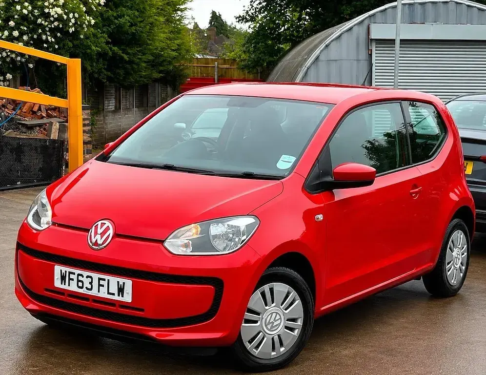 Used VW up! move up! 60 HP (44 kW) 2013 Red Hatchback