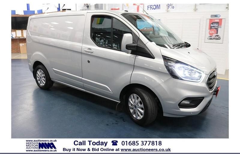 Used Ford Transit Custom Limited 130 HP (95 kW) 2019 Silver Van