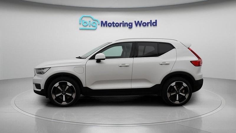 Used Volvo XC40 Inscription 2021 White SUV