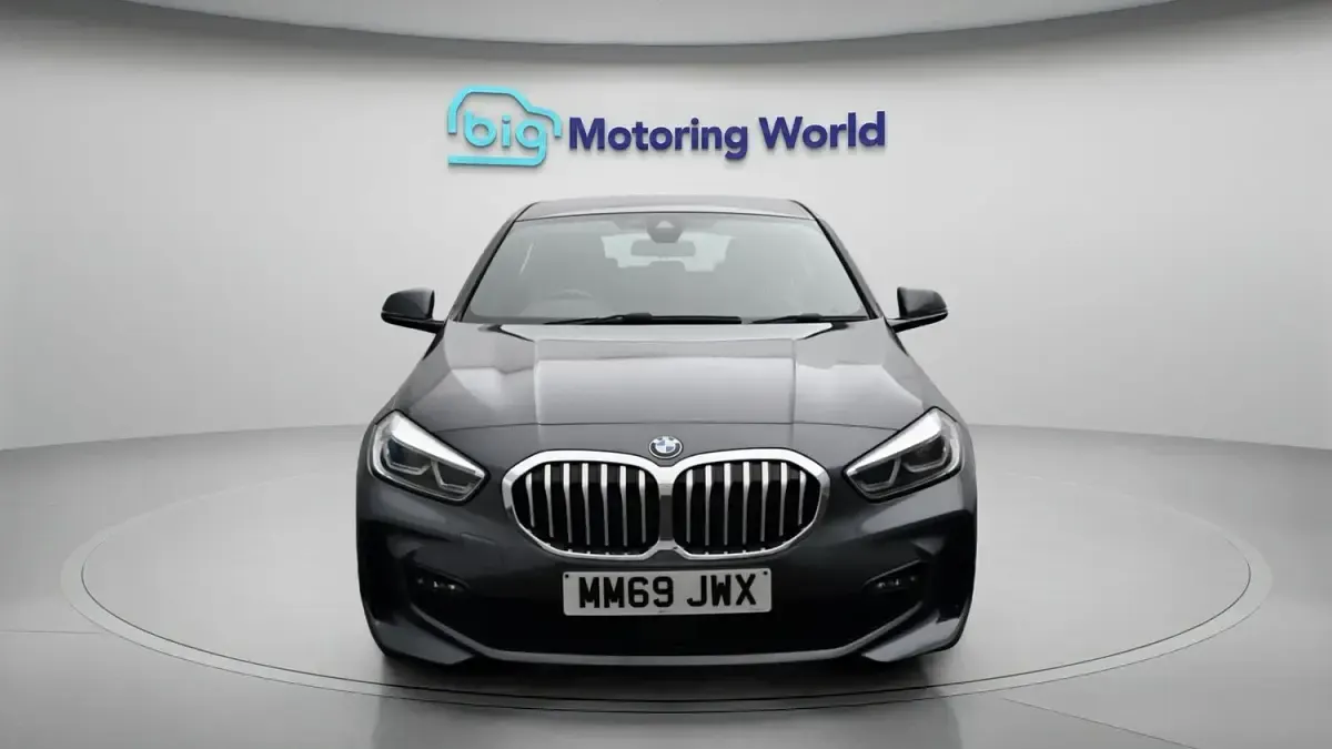 Used BMW 118 M Sport 140 HP (102 kW) 2019 Grey Hatchback