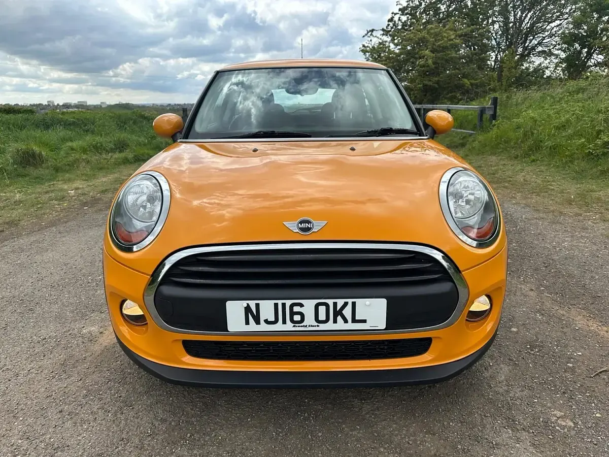 Used Mini ONE Hatch 102 HP (75 kW) 2016 Orange Hatchback