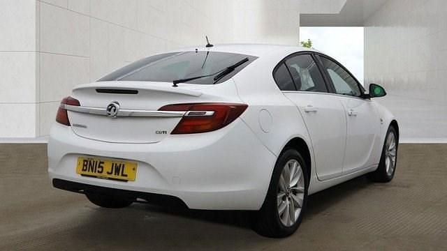 Second-hand Vauxhall Insignia SRi 163 CP (119 kW) 2015 Alb Hatchback