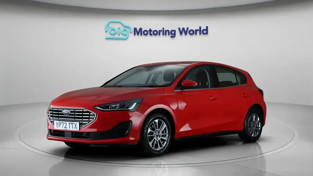 Used Ford Focus Titanium 155 HP (114 kW) 2022 Red Hatchback