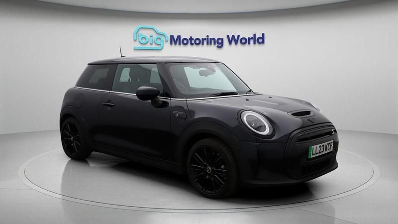 Used 2023 Mini Cooper SE Hatch Hatchback | £18,100 (A bit pricey) - Image 1/4