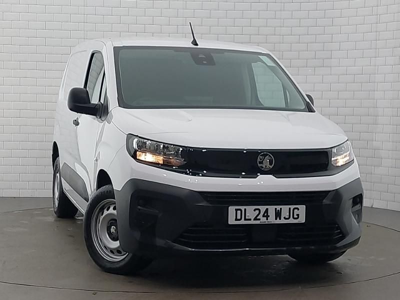 Used Vauxhall Combo 100 HP (73 kW) 2024 White MPV
